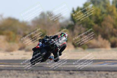 media/Dec-18-2022-SoCal Trackdays (Sun) [[8099a50955]]/Turn 7 Backside (1125am)/